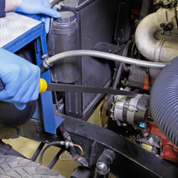 Image for Sealey Siegen Heavy-Duty 25° Pry Bar with Hammer Cap - 900mm